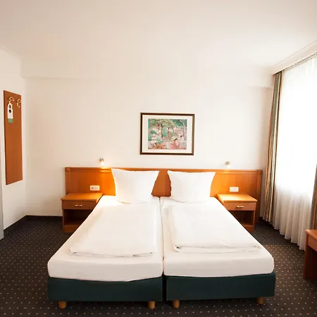 Ina Royal 3* ケルン