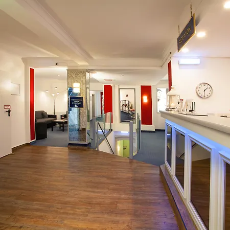 Ina Royal ホテル 3*