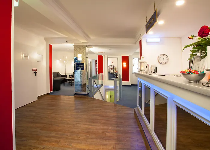 Ina Royal מלון 3*