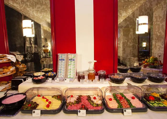 ホテル Ina Royal 3*