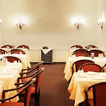 Ina Royal Hotel Kolonia
