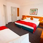 Ina Royal Hotel Kolonia