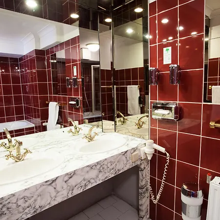 Ina Royal Hotel