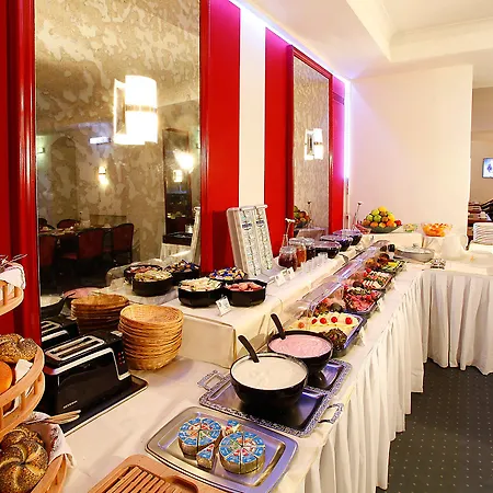 Ina Royal Hotel 3*