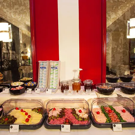 Hotel Ina Royal 3*
