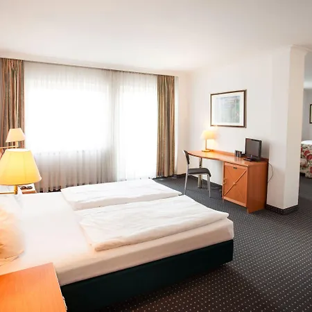 Hansadom Hotell 3*