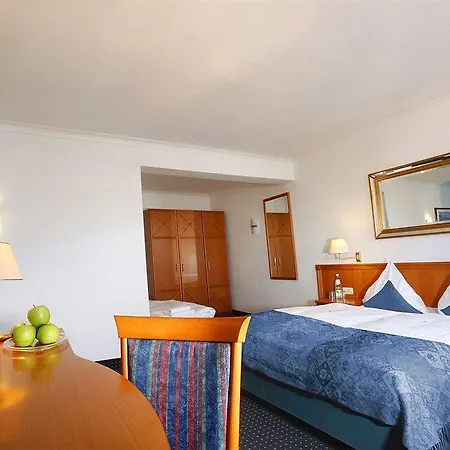 Hotel Ina Royal 3*